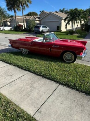 1957 Ford Thunderbird