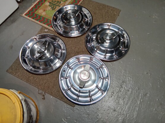 Accessories - Chevrolet: 1957 Corvette Hubcaps