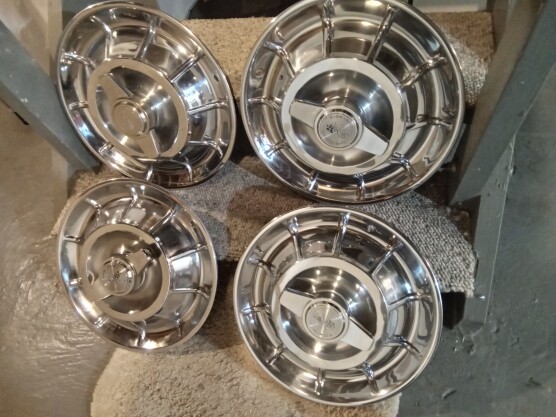 Accessories - Chevrolet: 1957 Corvette Hubcaps