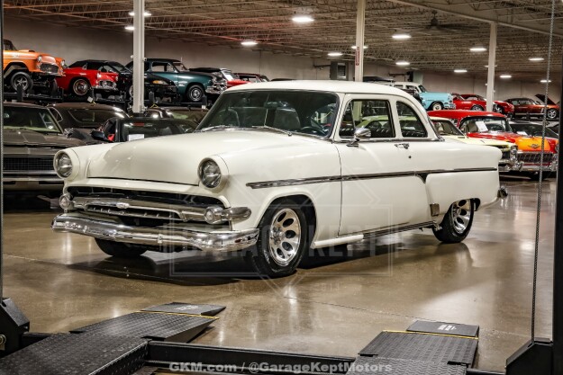 1954 Ford Crestline