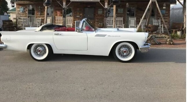 1957 Ford Thunderbird