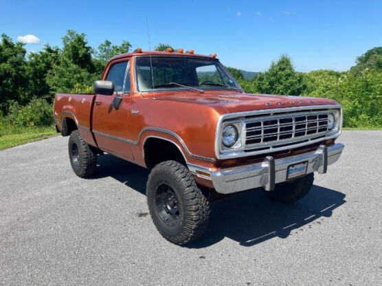 1975 Dodge Power Wagon