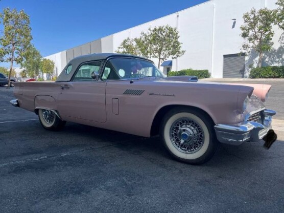 1957 Ford Thunderbird