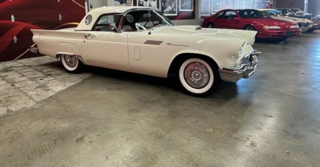 1957 Ford Thunderbird