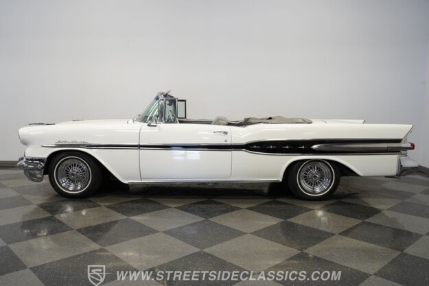 1957 Pontiac Star Chief