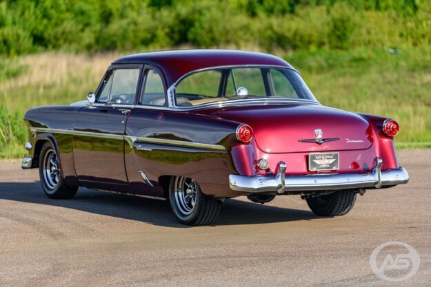 1954 Ford Crestline