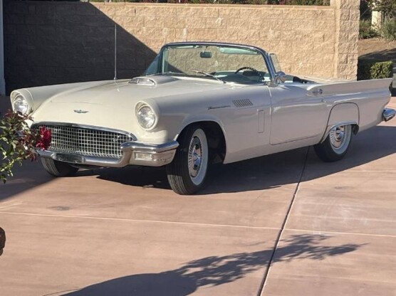 1957 Ford Thunderbird