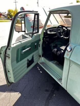 1968 Dodge D250