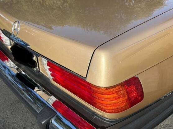 1984 Mercedes-Benz 320