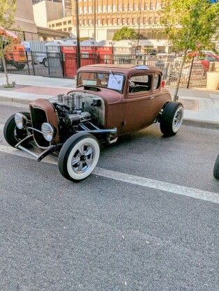 1932 Ford 5 Window