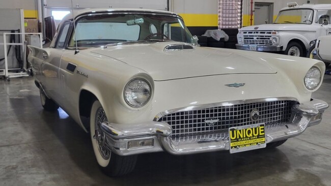 1957 Ford Thunderbird