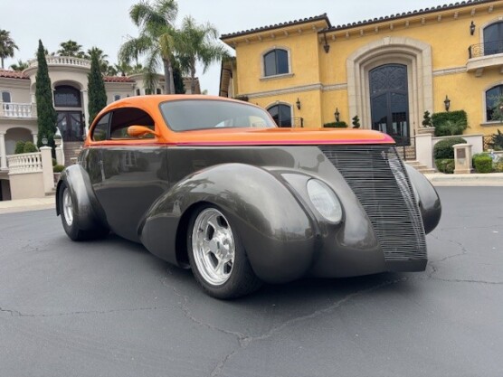 1937 Ford Custom