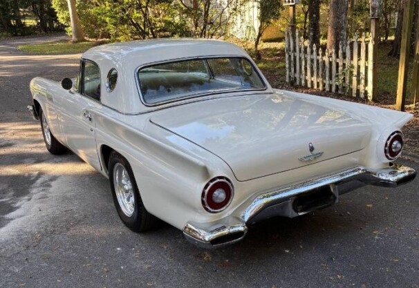 1957 Ford Thunderbird