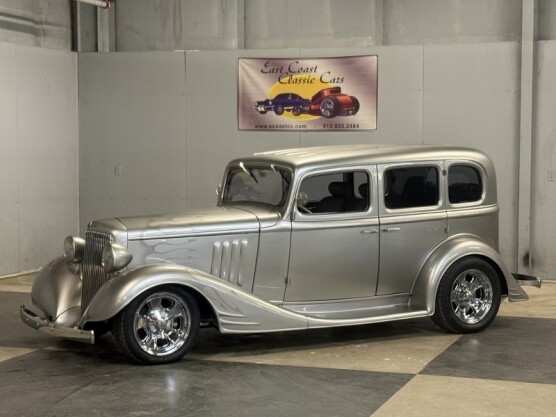 1933 Pontiac Sedan