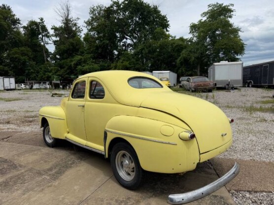 1947 Ford Deluxe