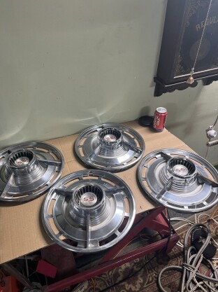 Accessories - Chevrolet: 1963 Chevy SS Hubcaps