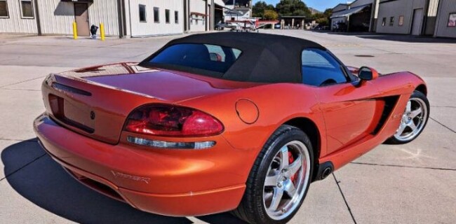2005 Dodge Viper