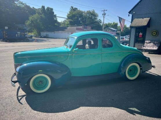1940 Ford Deluxe
