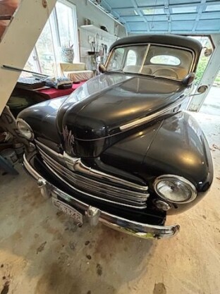 1948 Ford Deluxe