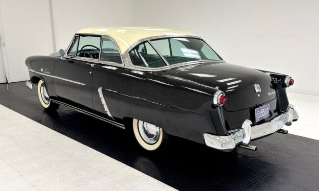 1952 Ford Crestline