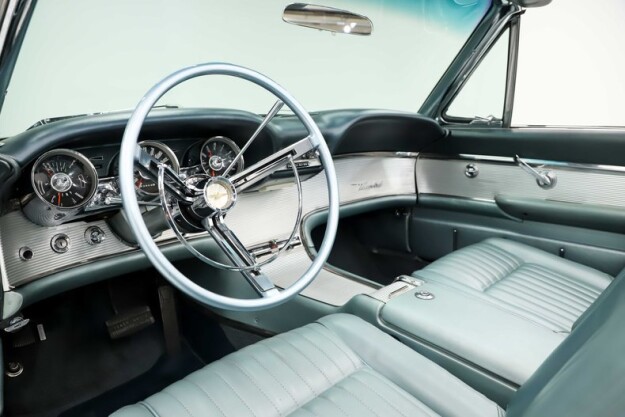 1962 Ford Thunderbird