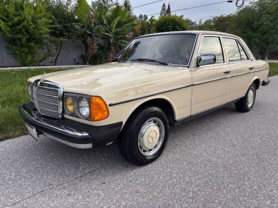 1982 Mercedes-Benz 300D