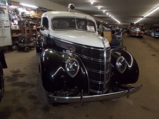 1938 Ford Sedan