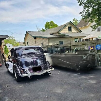 1933 Ford Sedan