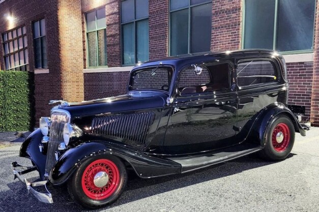1934 Ford Deluxe
