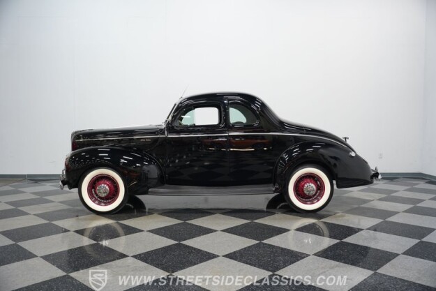 1940 Ford Deluxe