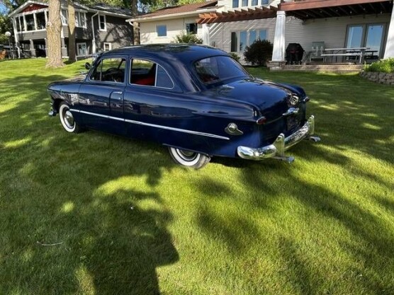 1949 Ford Sedan