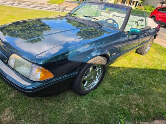 1990 Ford Mustang