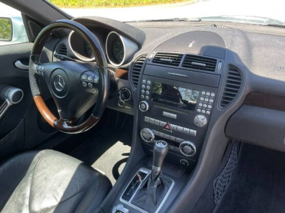 2005 Mercedes-Benz SLK300