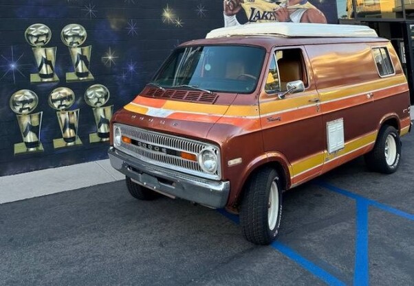 1975 Dodge B200