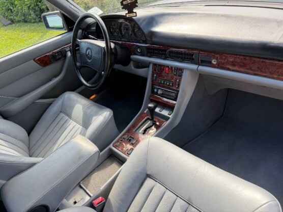 1988 Mercedes-Benz 560SEL