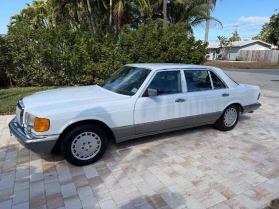 1988 Mercedes-Benz 560SEL