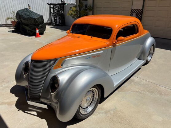 1937 Ford Custom