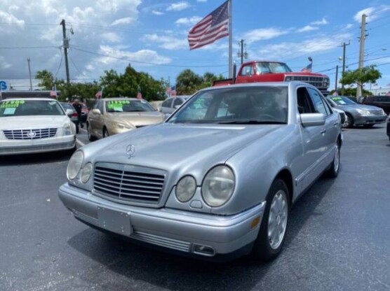 1998 Mercedes-Benz E320