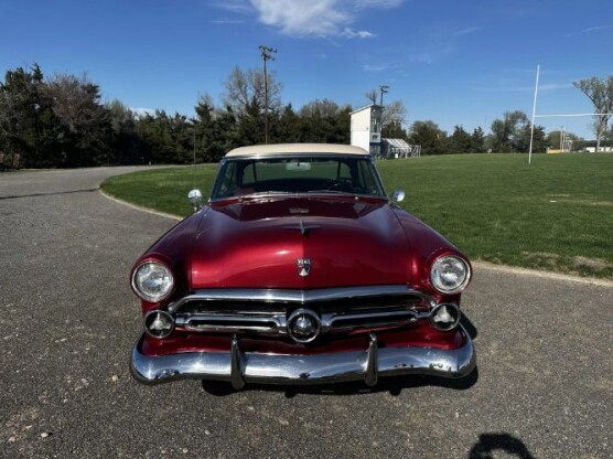 1952 Ford Crestline