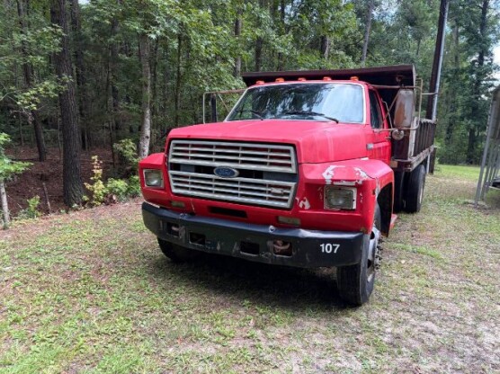 1985 Ford F800