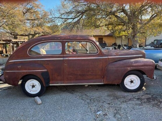 1946 Ford Deluxe